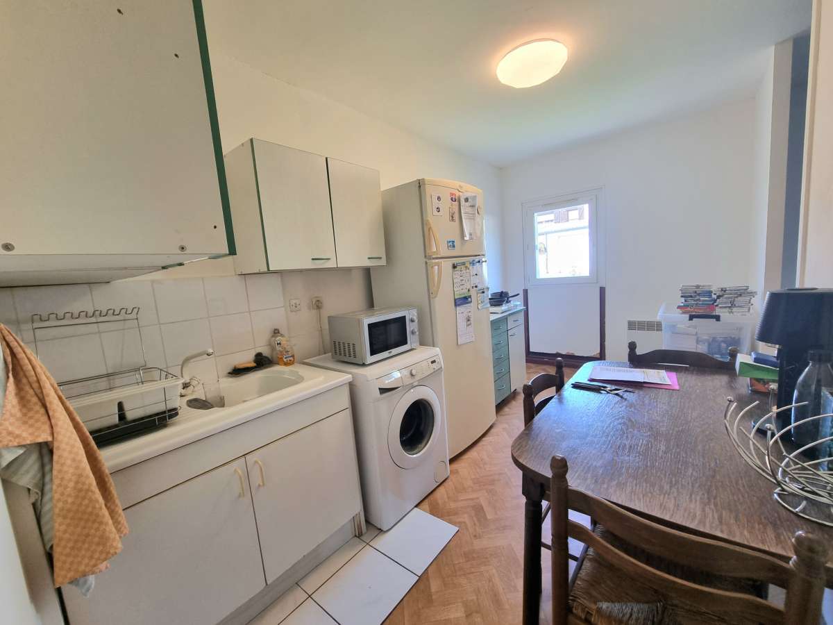 Studio 36 m2   Rez-de-chaussée   Petite copropriété