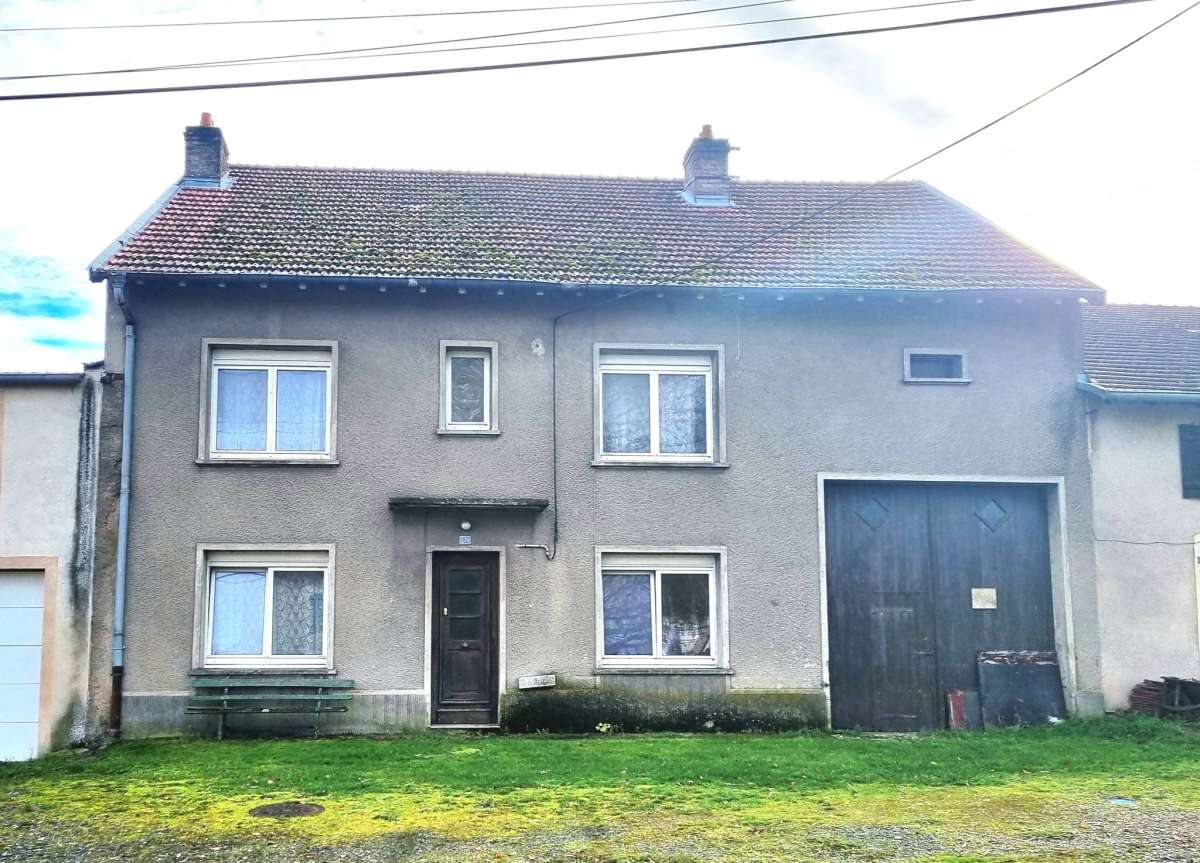 Maison mitoyenne 180 m2 avec grange et jardin   Terrain 714 m