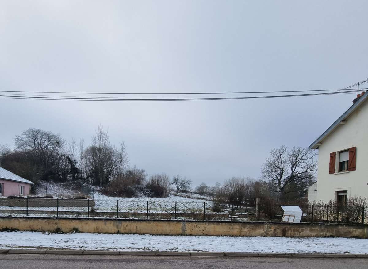Terrain constructible 600 m2   Brin-sur-Seille