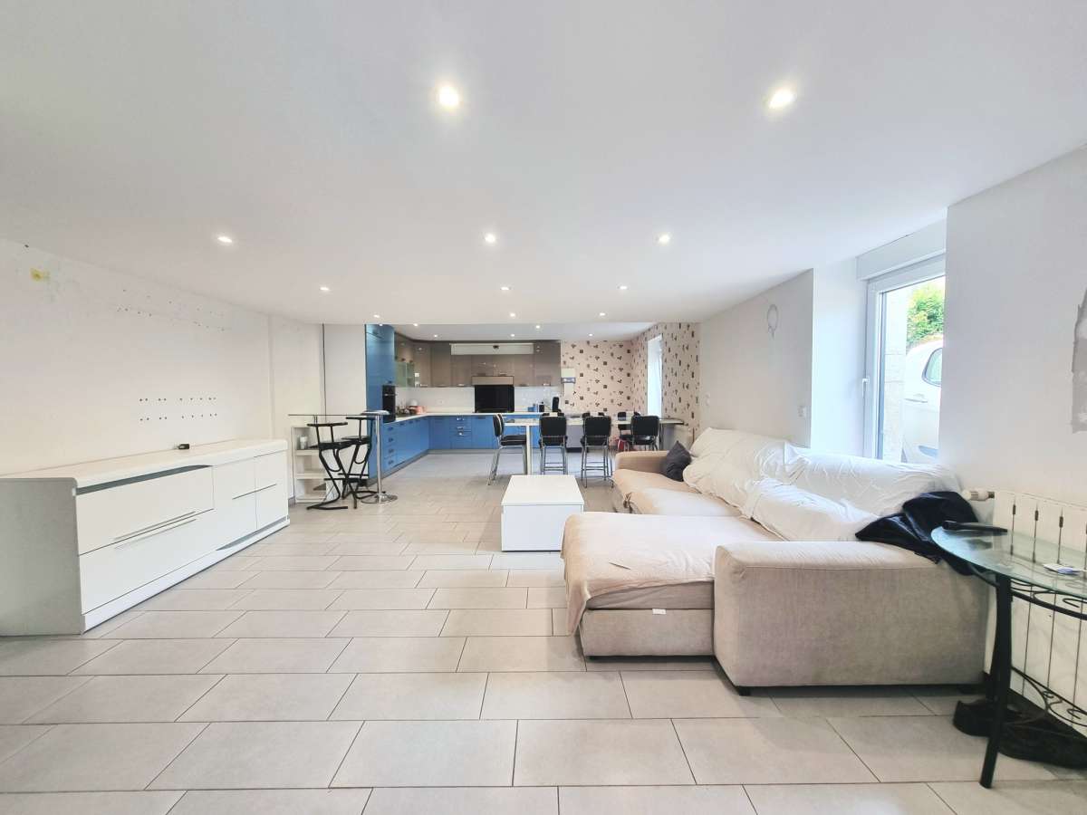 Maison 160 m2 avec dépendance, piscine et jardin - à la campagne