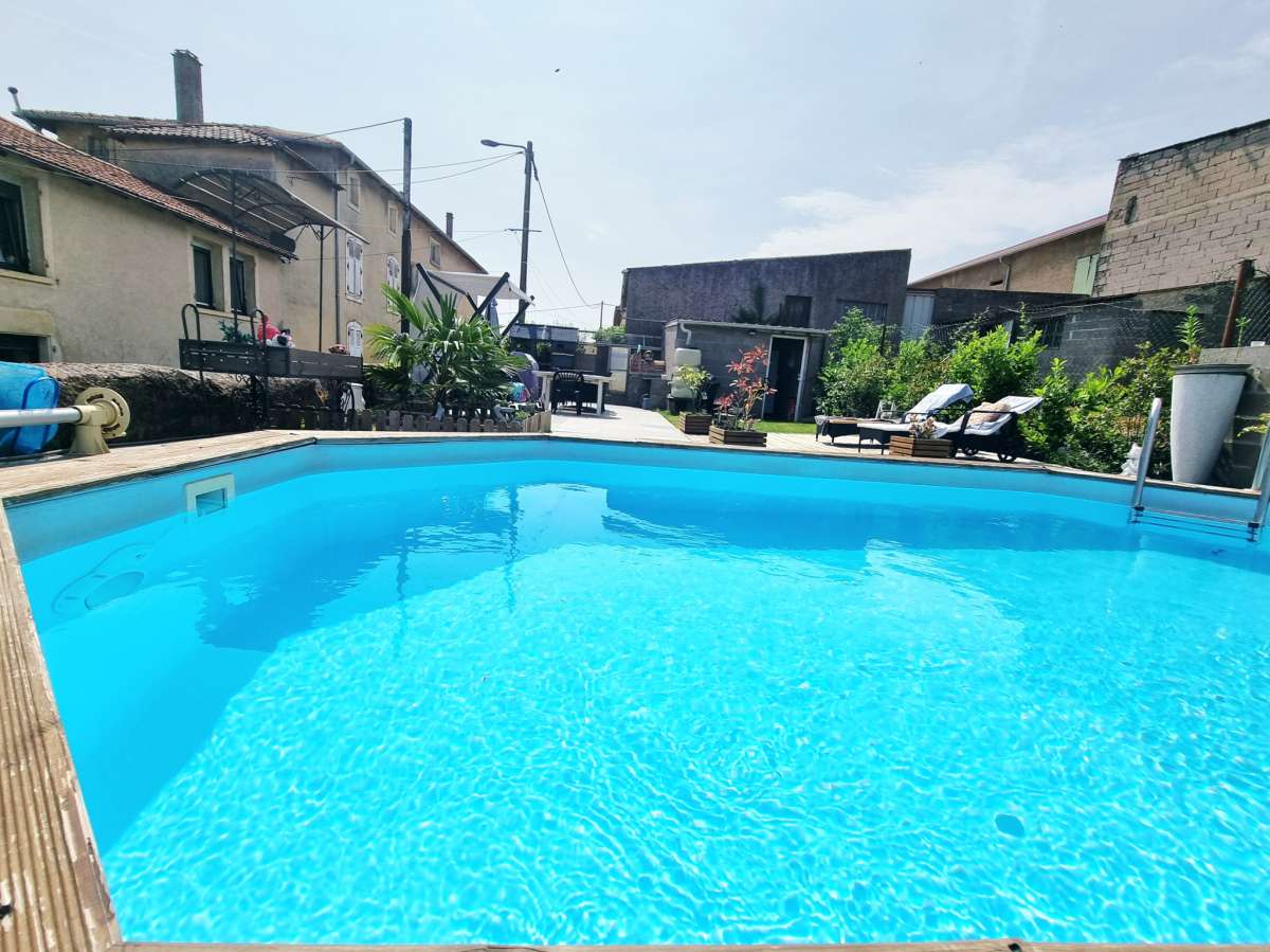 Maison 160 m2 avec dépendance, piscine et jardin - à la campagne