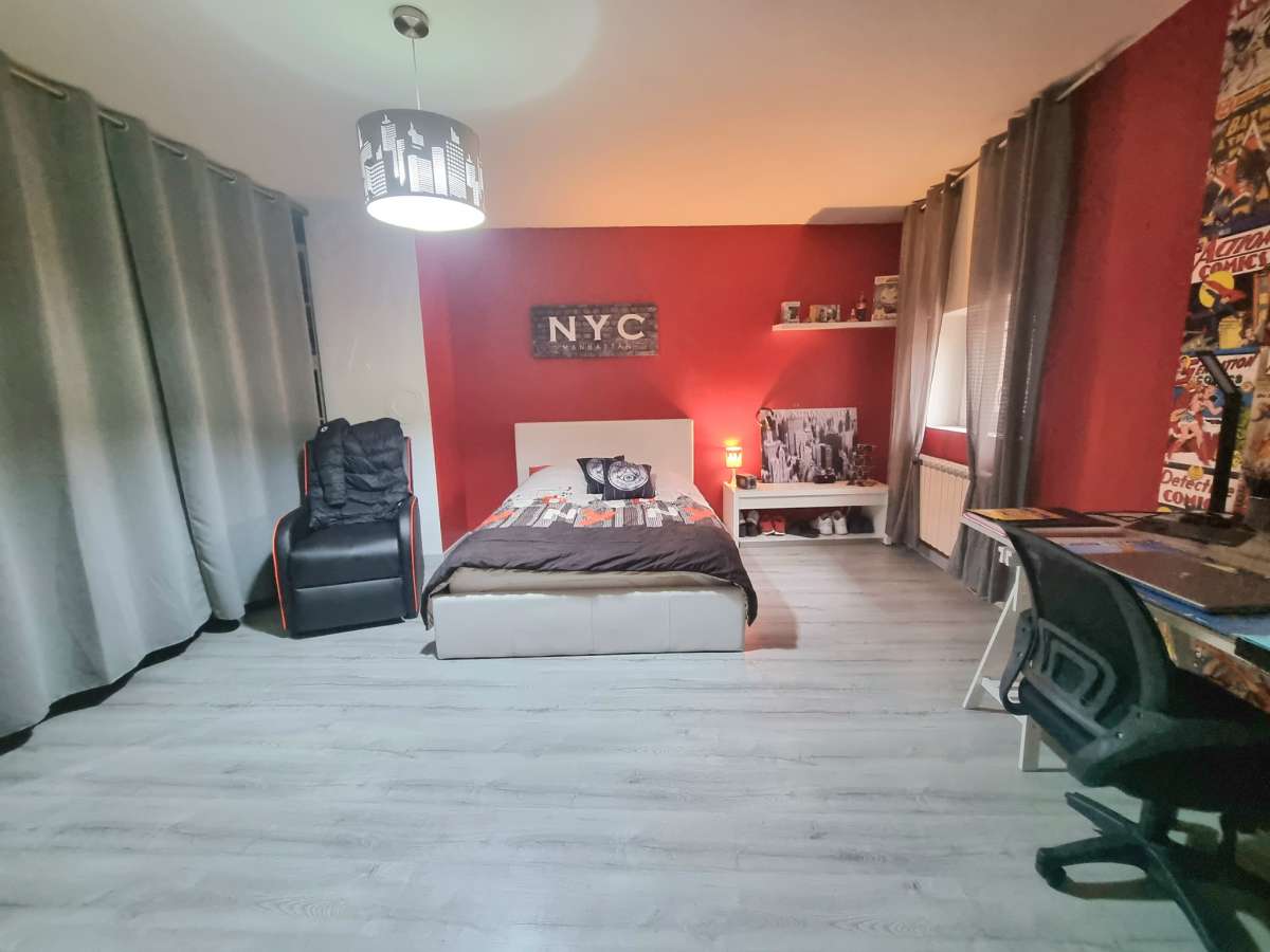 Maison mitoyenne 200 m2, 3 chambres & Terrasse