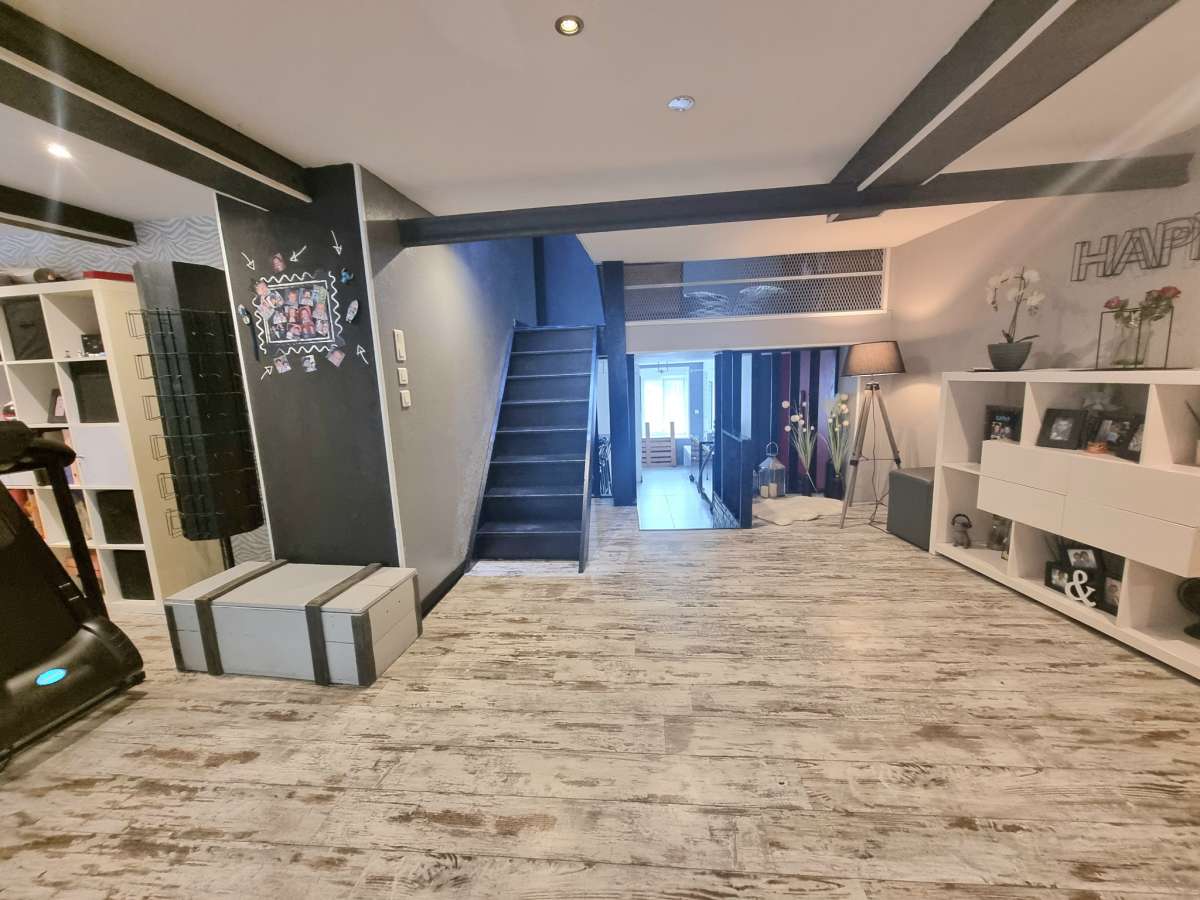 Maison mitoyenne 200 m2, 3 chambres & Terrasse