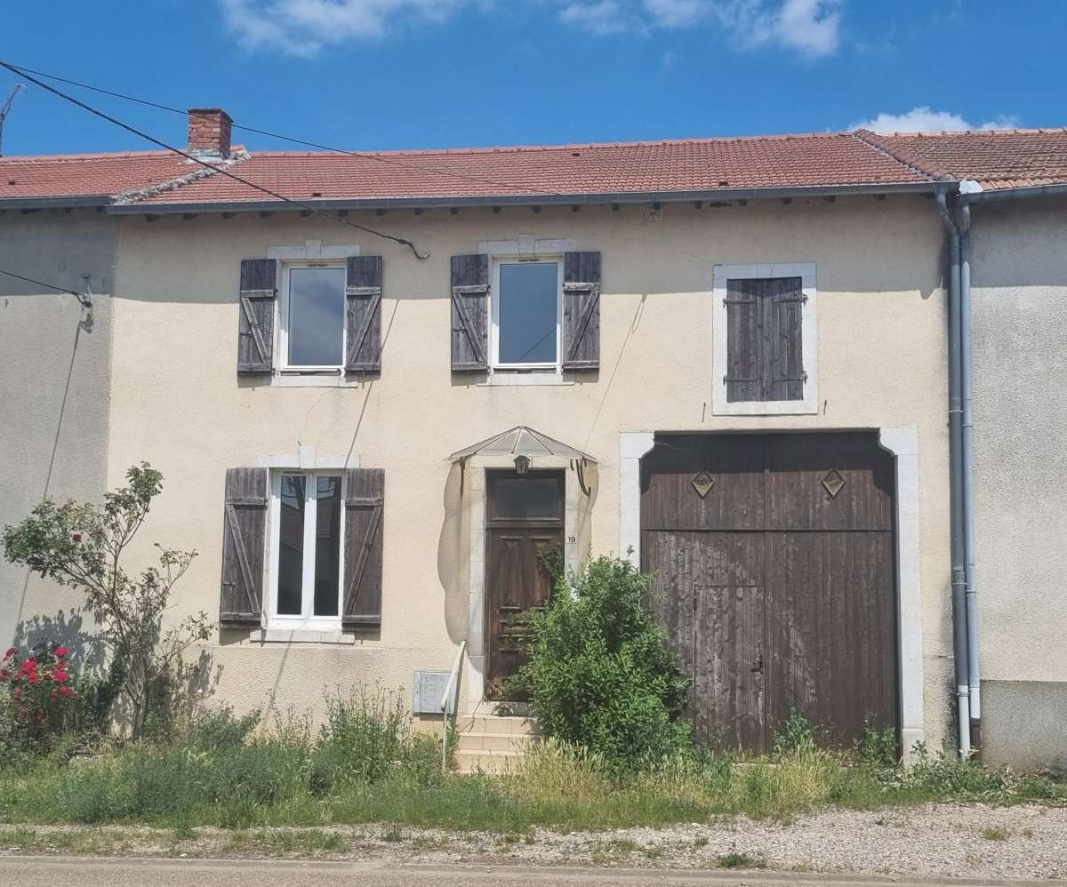 Maison mitoyenne 97 m2 avec grange, cour et jardin   Terrain 863 m2