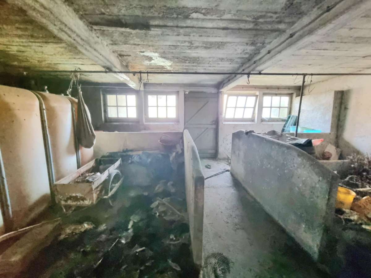 Maison mitoyenne 180 m2 avec grange et jardin   Terrain 714 m