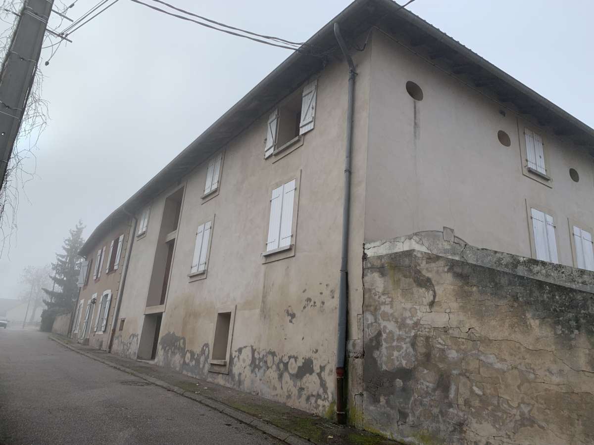 Ensemble immobilier sur plus de 2,5 hectares