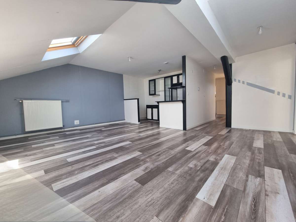À louer   Appartement F3 de 89 m2