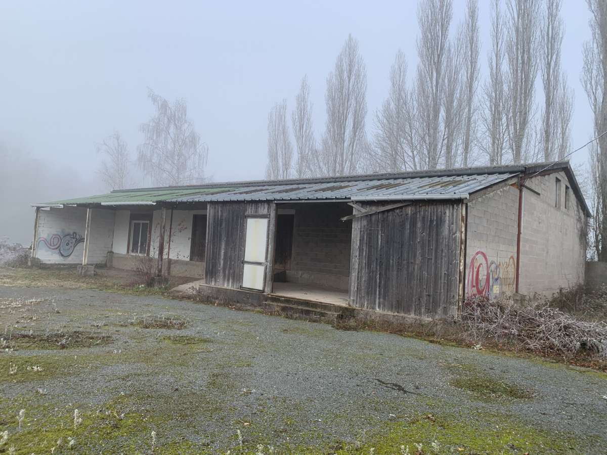 Ensemble immobilier sur plus de 2,5 hectares