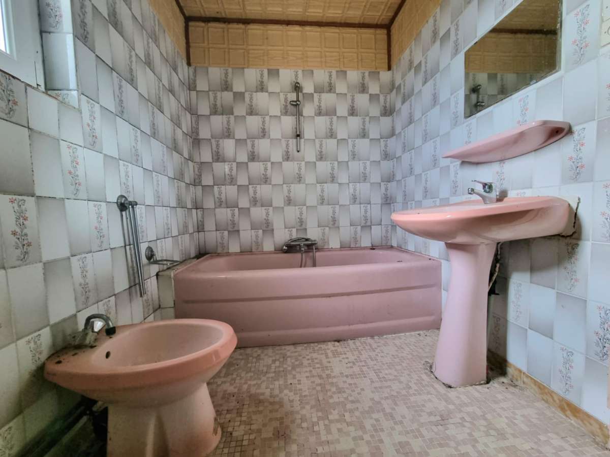 Maison mitoyenne 180 m2 avec grange et jardin   Terrain 714 m