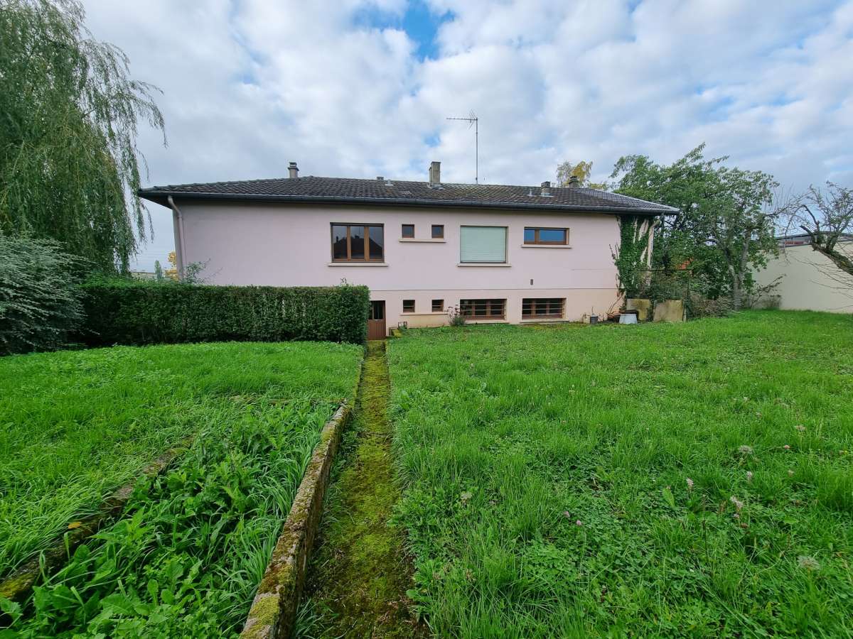 Maison familiale 4 chambres sur terrain de 1600 m2