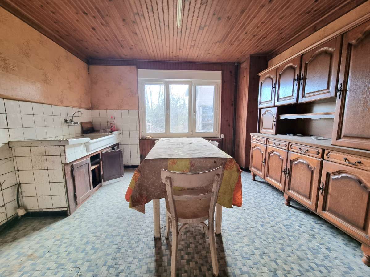 Maison mitoyenne 180 m2 avec grange et jardin   Terrain 714 m