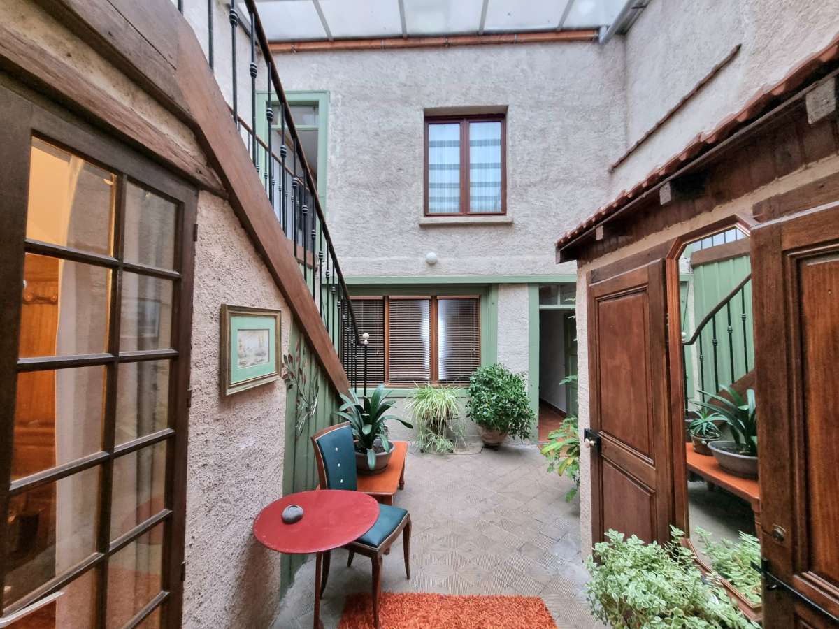 Maison 100 m2 avec local commercial & appartement