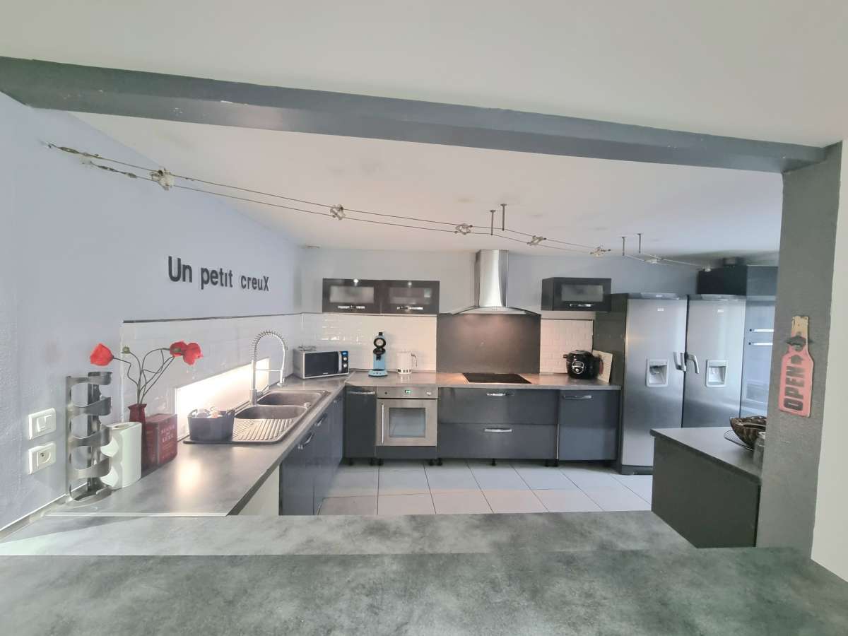 Maison mitoyenne 200 m2, 3 chambres & Terrasse