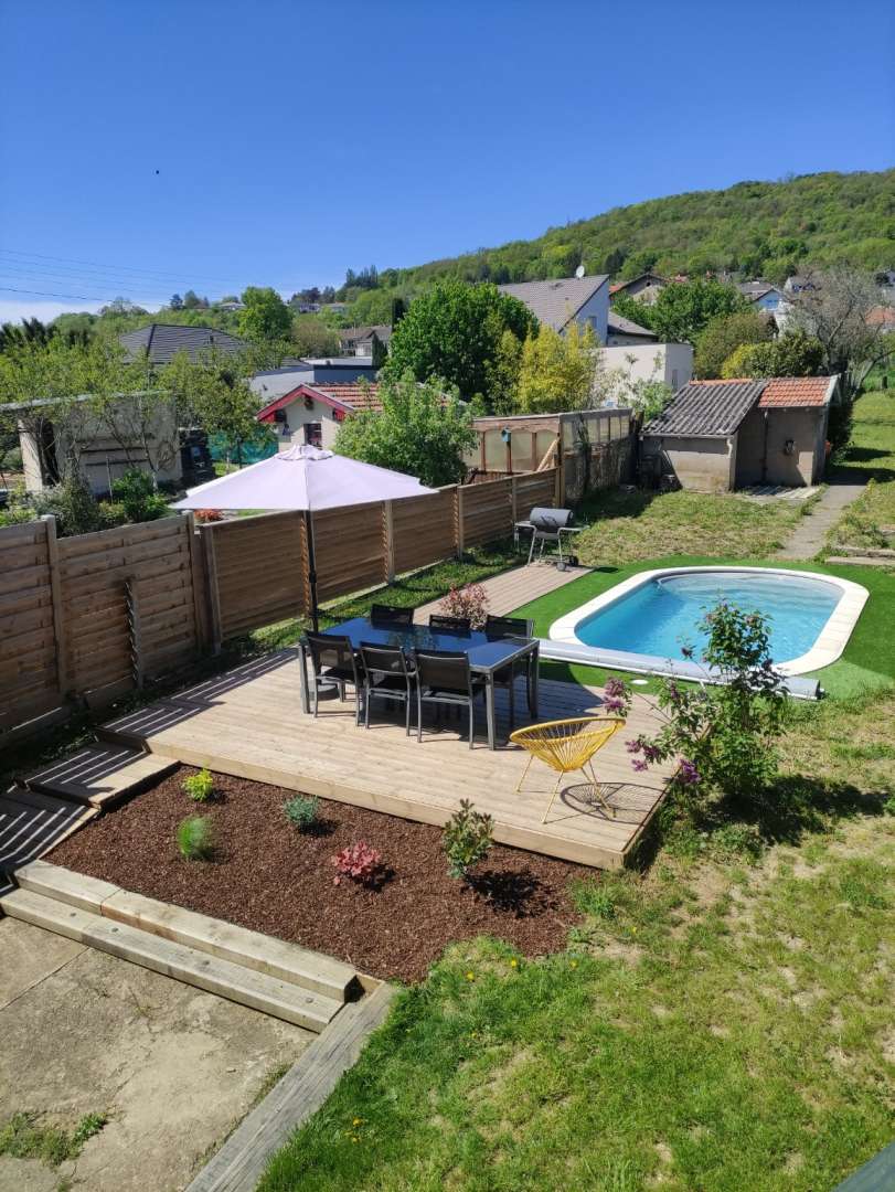 Maison 4 ch. double garage & piscine chauffée