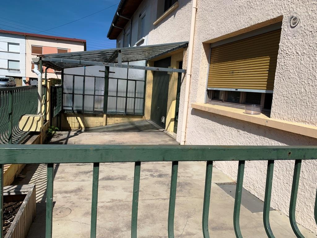 APPARTEMENT avec terrasse et garage