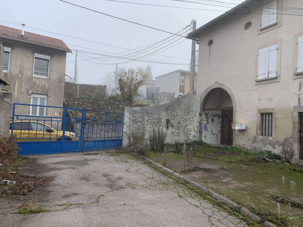 Ensemble immobilier sur plus de 2,5 hectares