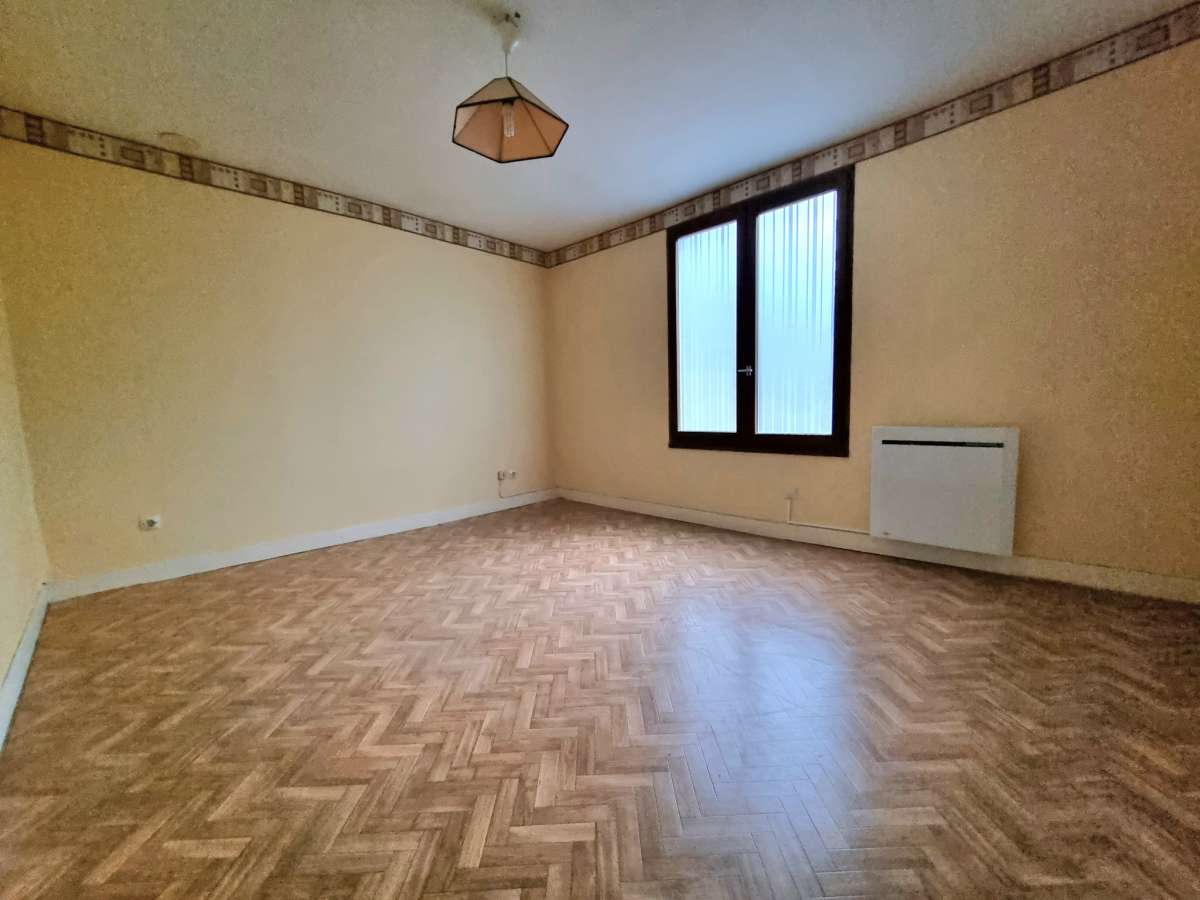 Maison 100 m2 avec local commercial & appartement