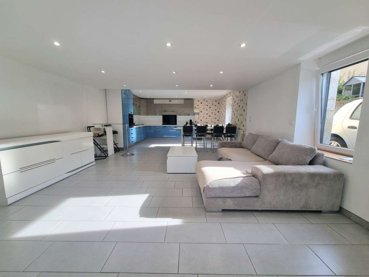 Maison 160 m2 avec dépendance, piscine et jardin - à la campagne