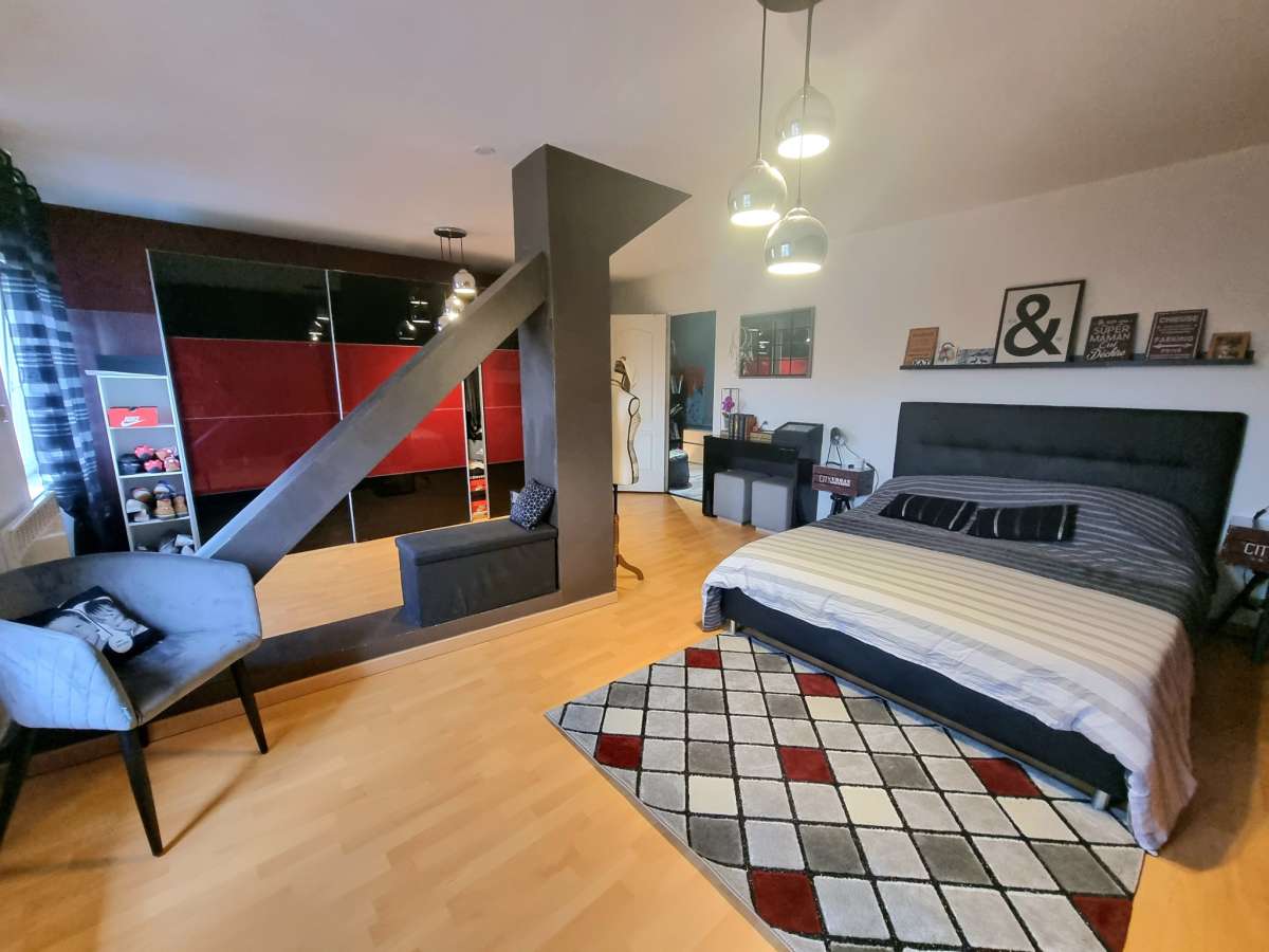 Maison mitoyenne 200 m2, 3 chambres & Terrasse