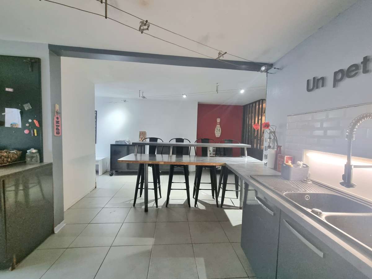 Maison mitoyenne 200 m2, 3 chambres & Terrasse