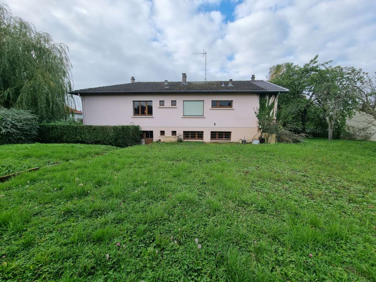 Maison familiale 4 chambres sur terrain de 1600 m2