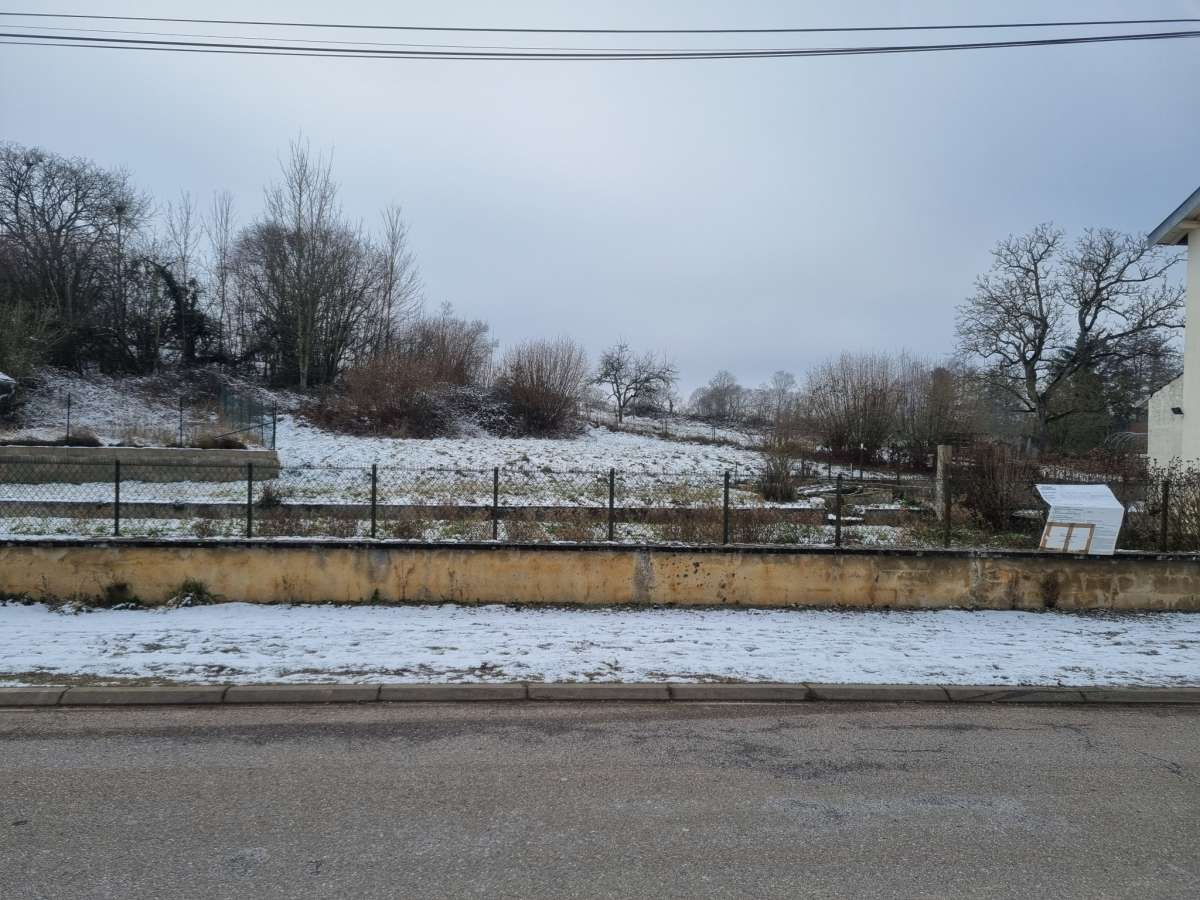Terrain constructible 600 m2   Brin-sur-Seille