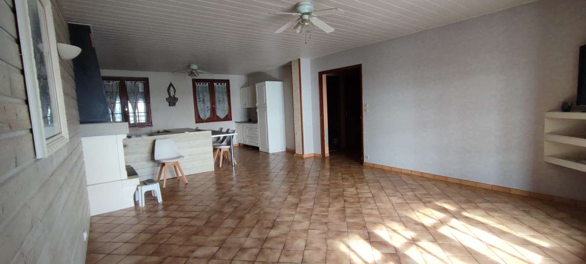 Maison de village avec gros volumes