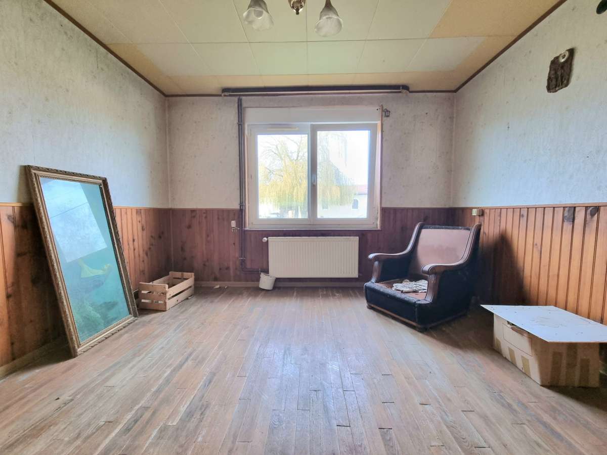 Maison mitoyenne 180 m2 avec grange et jardin   Terrain 714 m