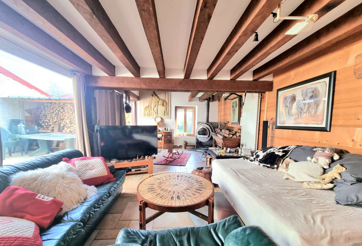 Maison 275 m2 Beaux volumes Domjevin