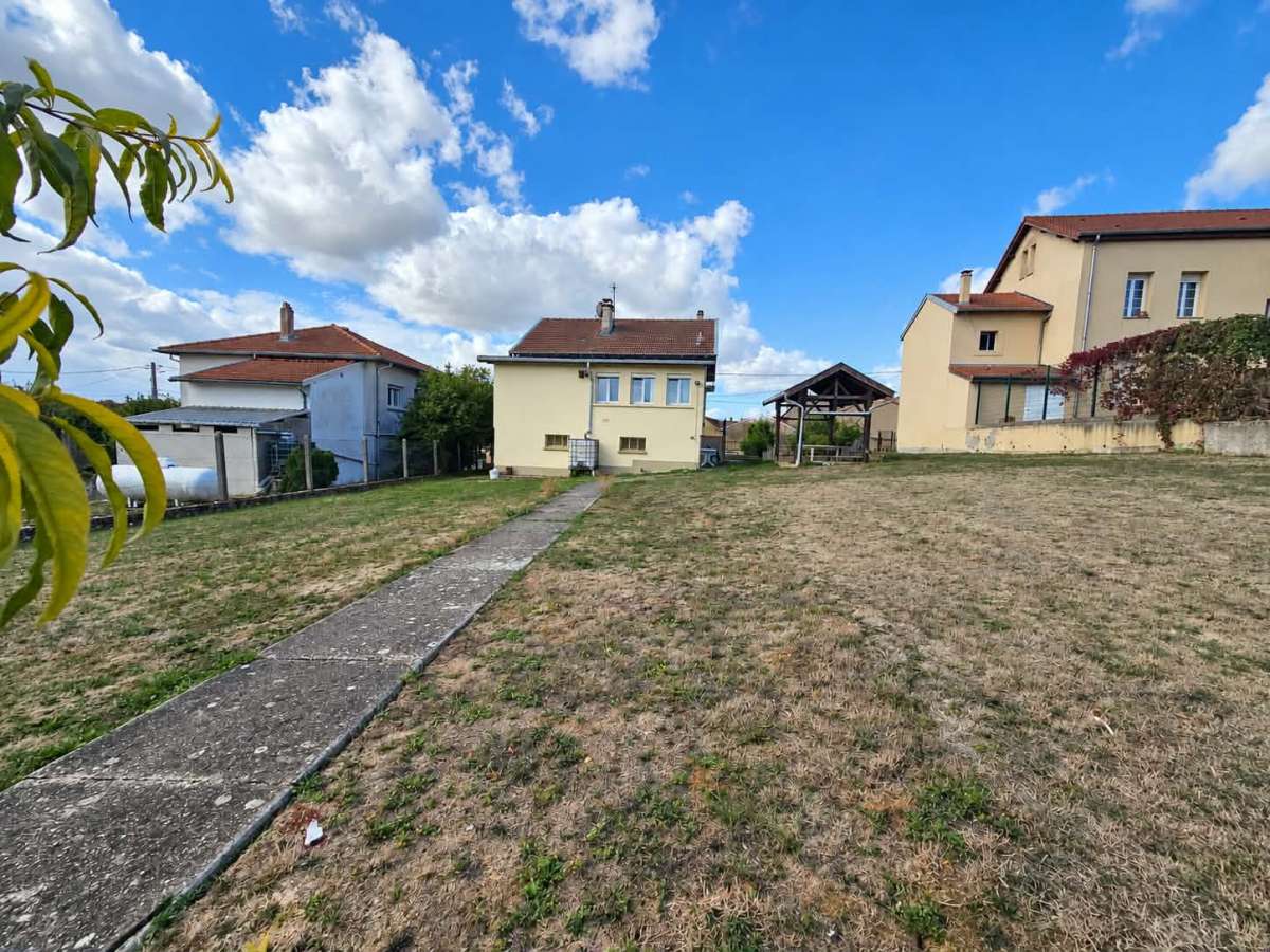 Maison individuelle, 3ch, jardin & garages