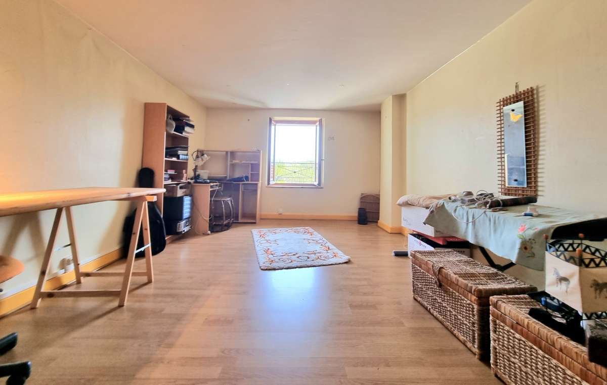 Maison 275 m2 Beaux volumes Domjevin