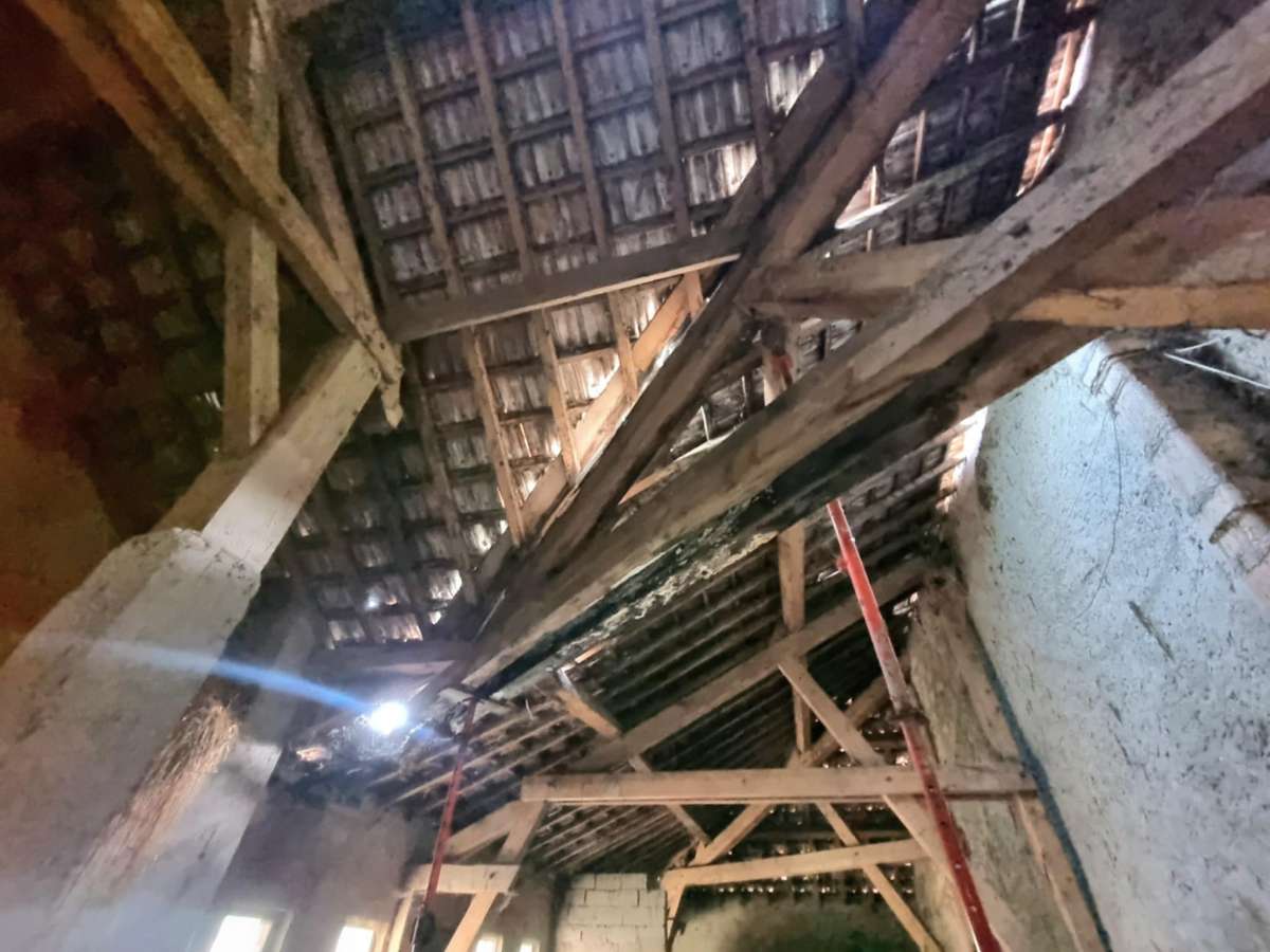 Maison mitoyenne 180 m2 avec grange et jardin   Terrain 714 m