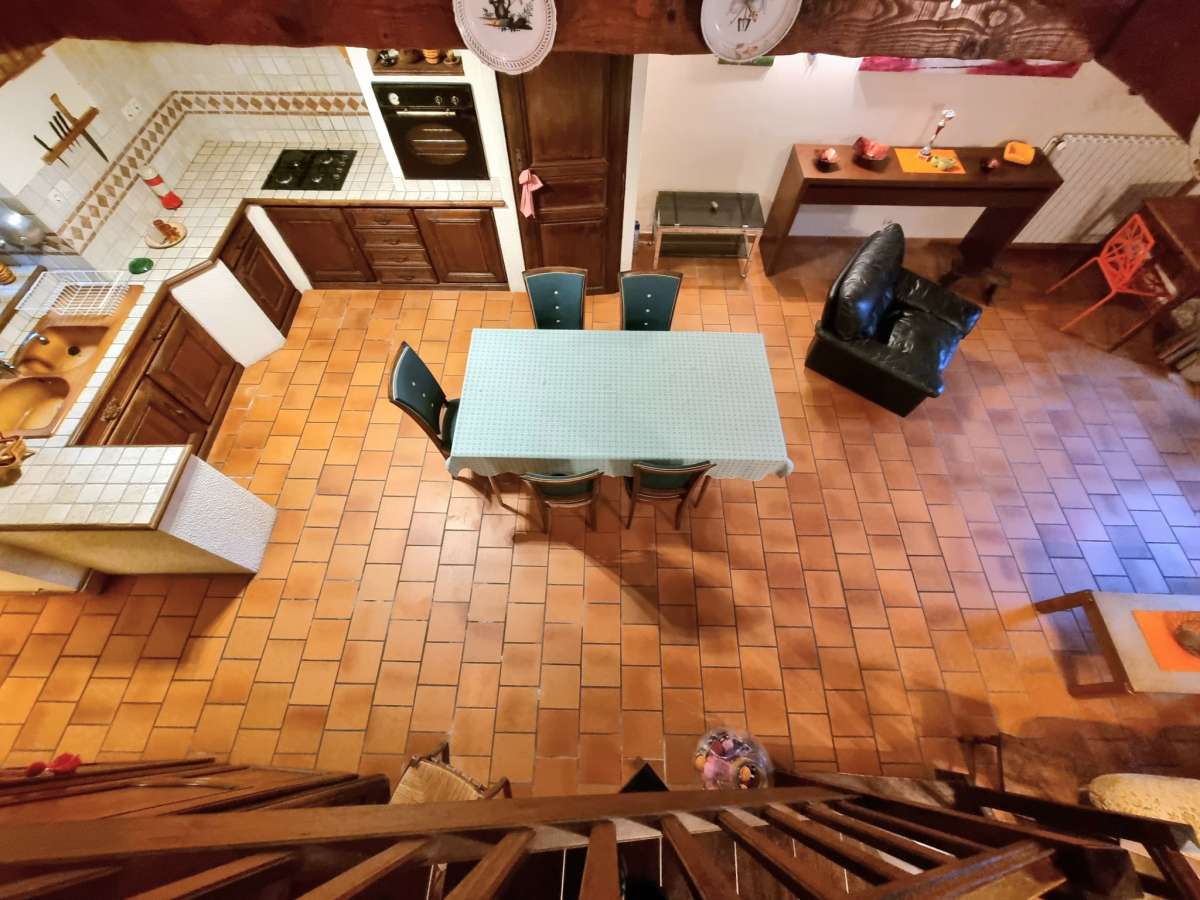 Maison 100 m2 avec local commercial & appartement