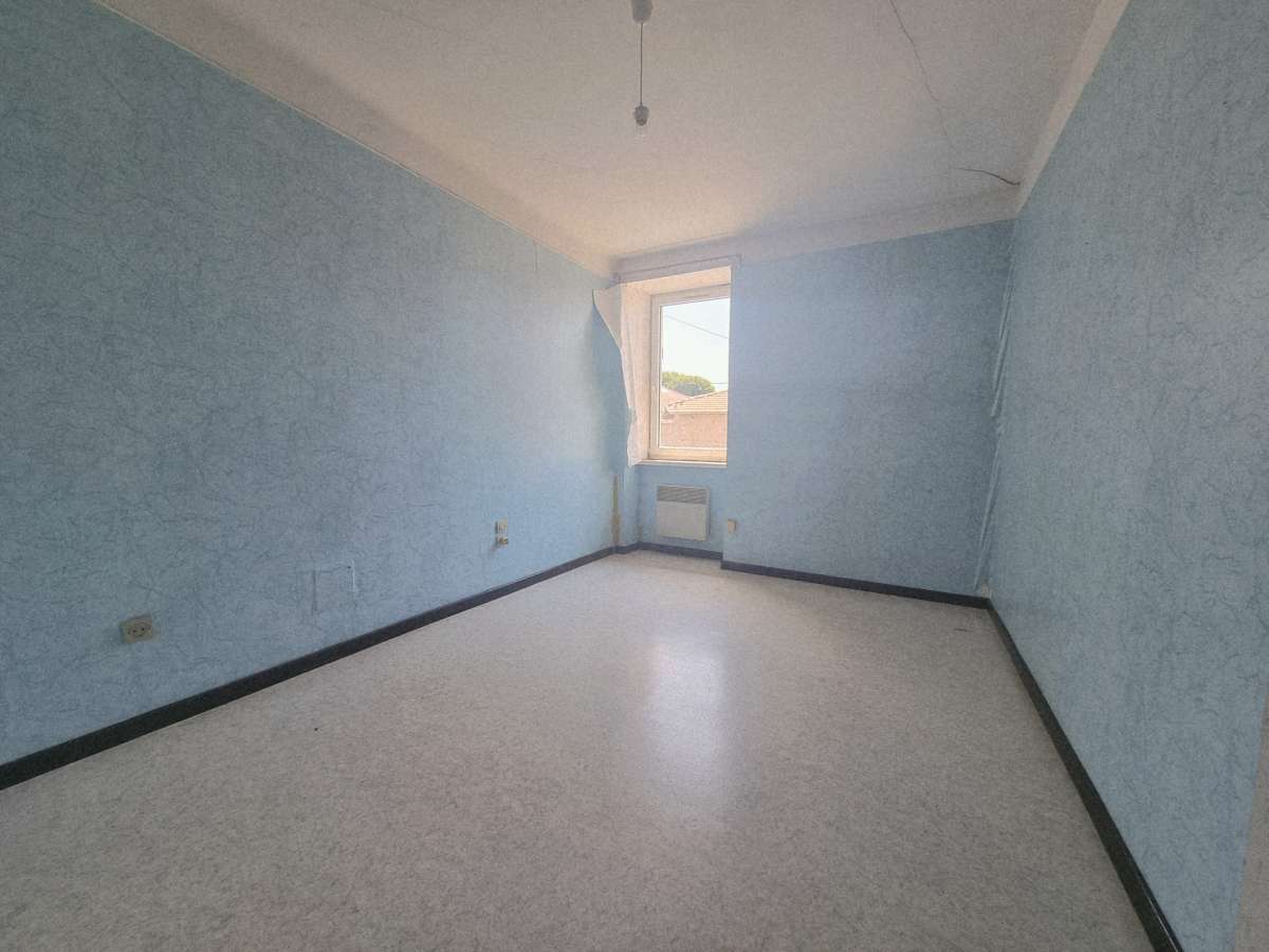Maison mitoyenne 97 m2 avec grange, cour et jardin Terrain 863 m2