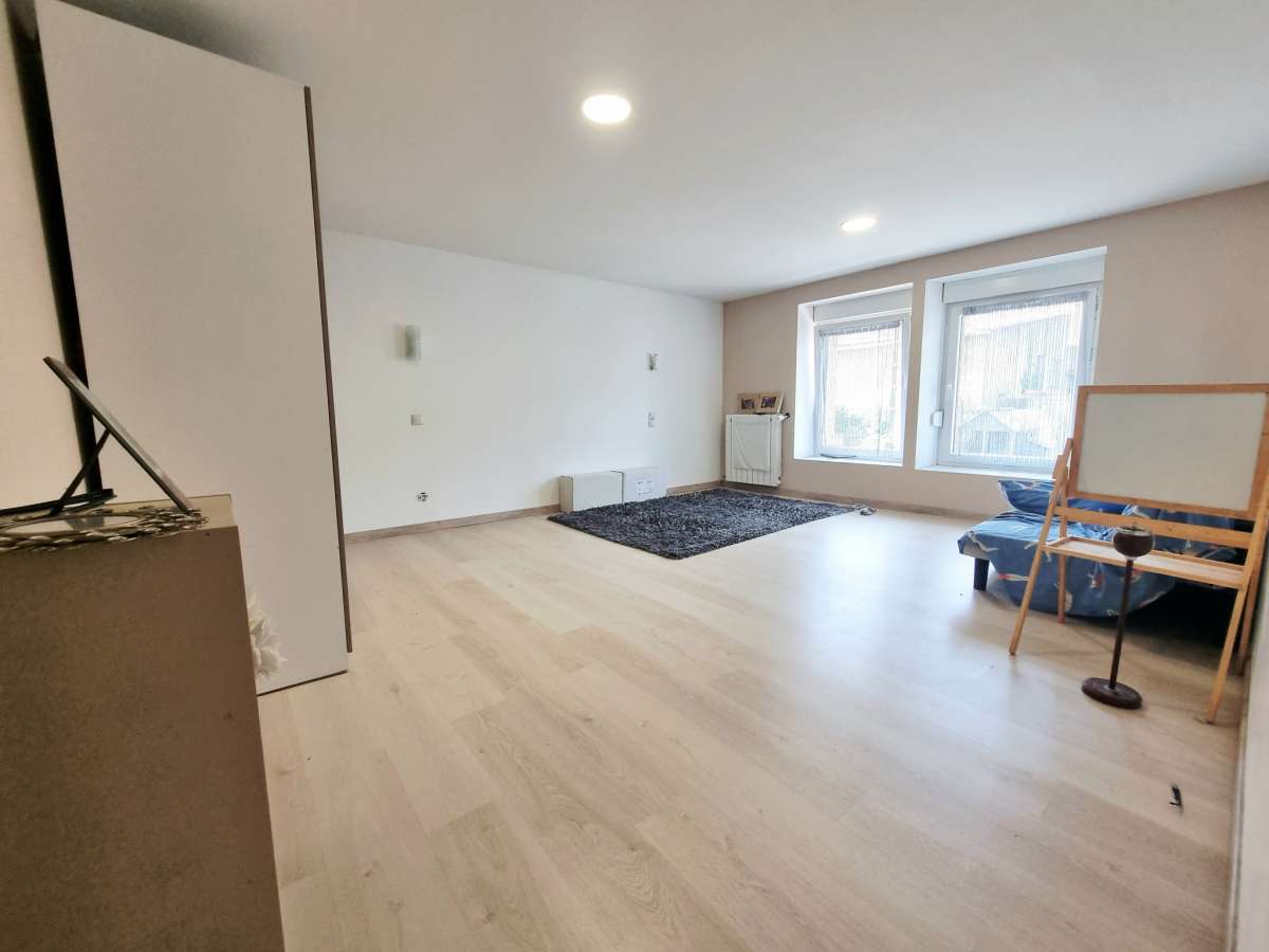 Maison 160 m2 avec dépendance, piscine et jardin - à la campagne