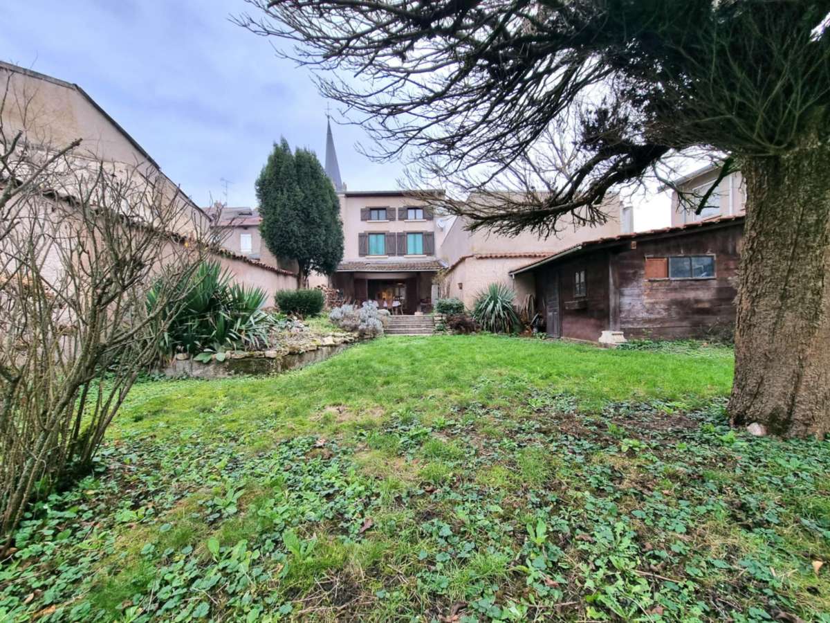 Maison 100 m2 avec local commercial & appartement