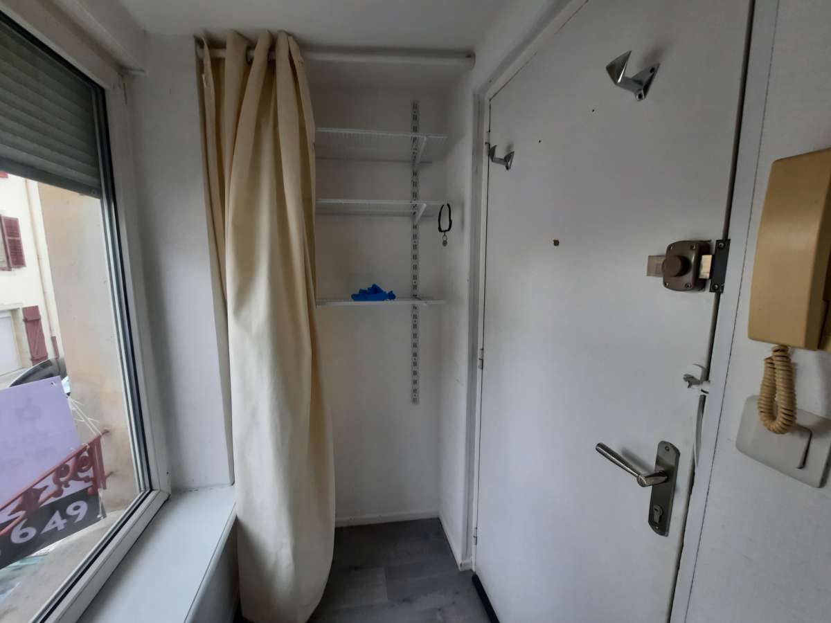 F2 très bon état Faubourg 3 maisons