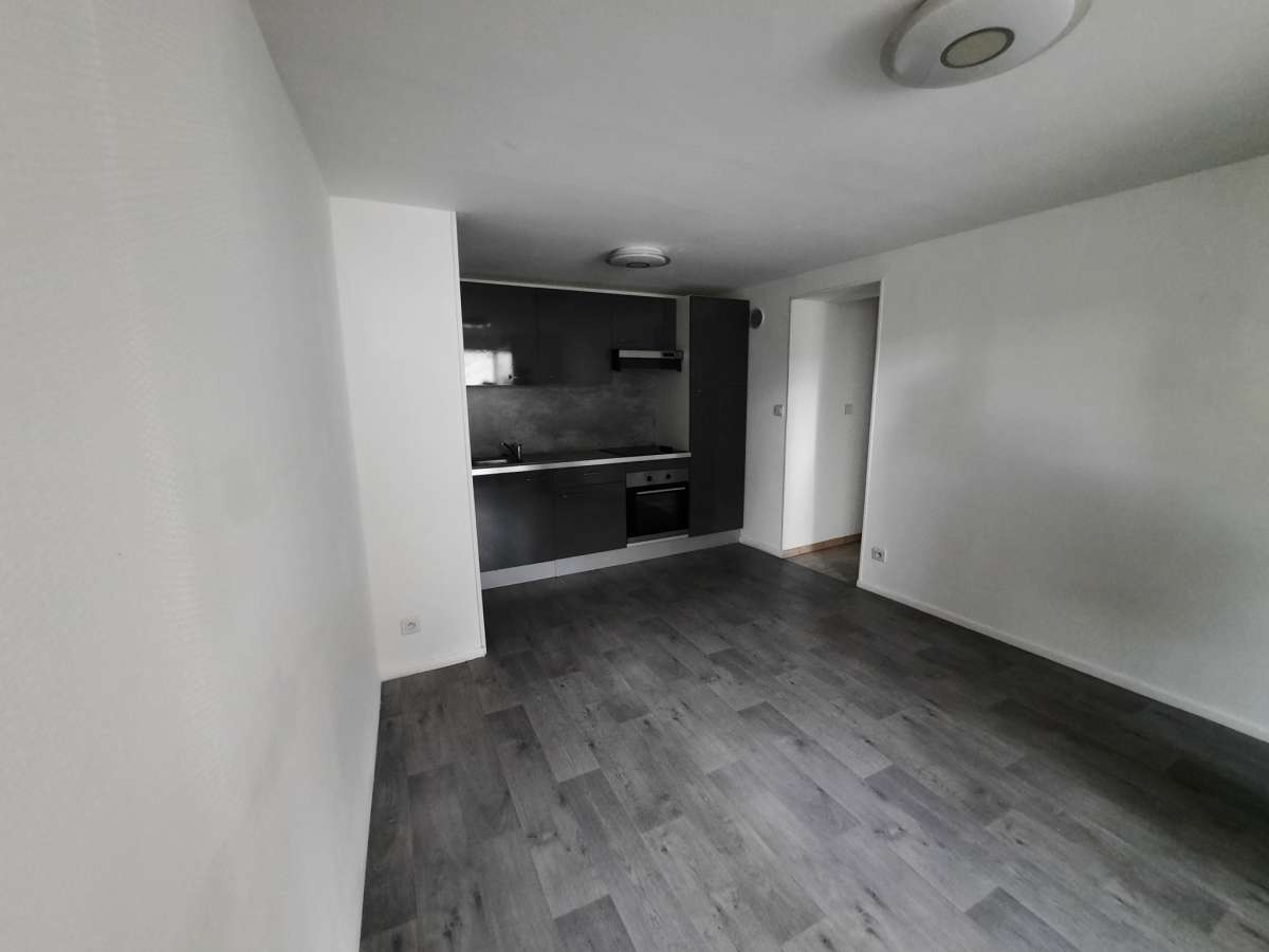 F2 très bon état Faubourg 3 maisons