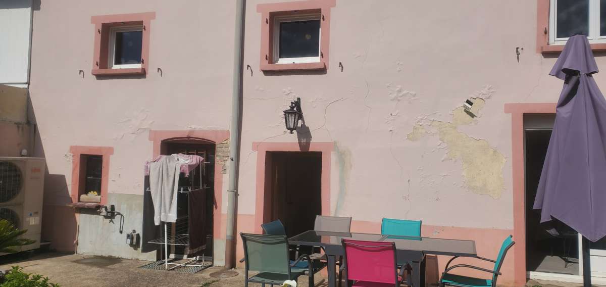 Maison de village avec gros volumes