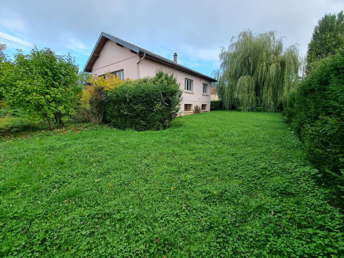 Maison familiale 4 chambres sur terrain de 1600 m2