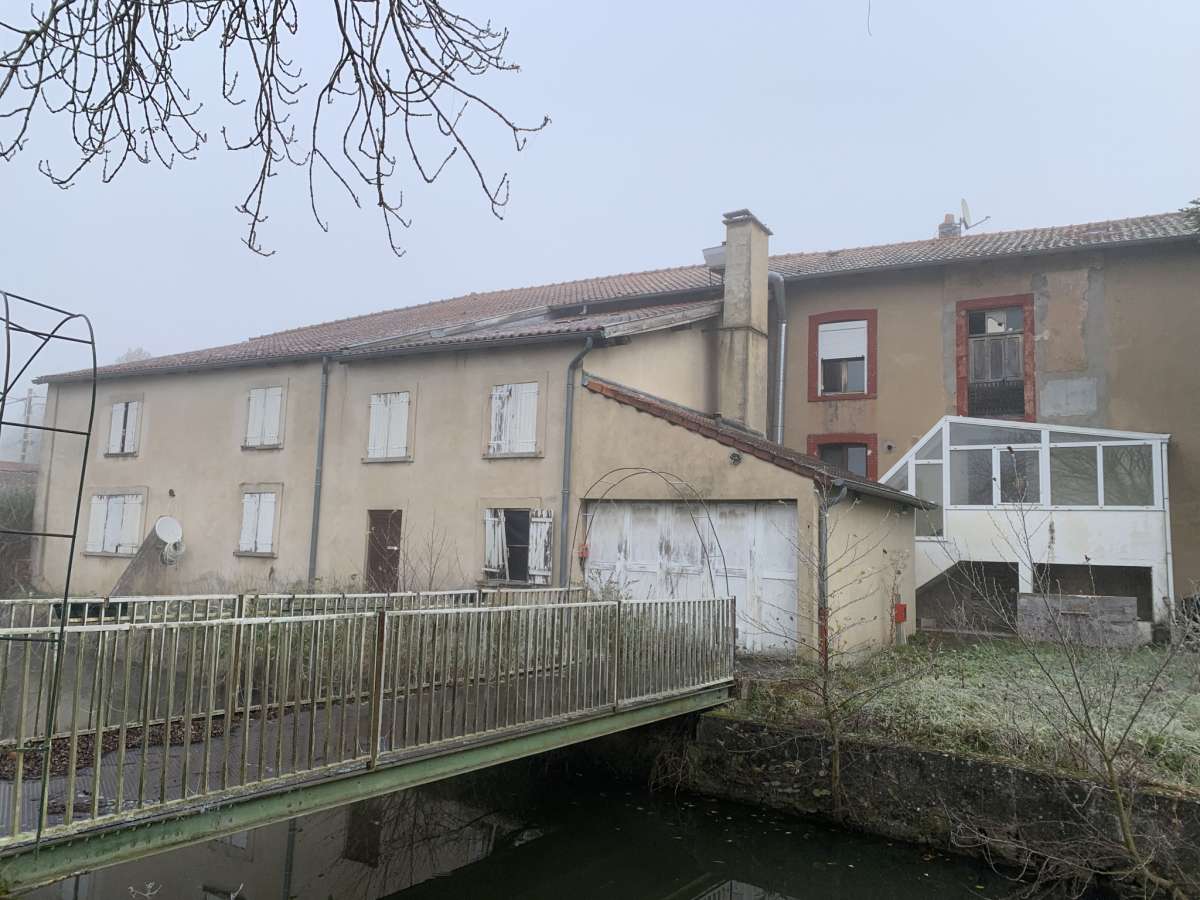 Ensemble immobilier sur plus de 2,5 hectares