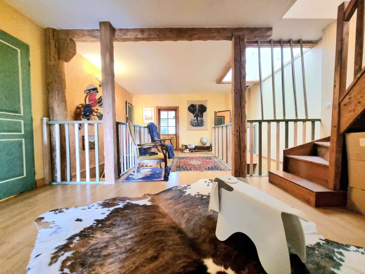 Maison 275 m2 Beaux volumes Domjevin