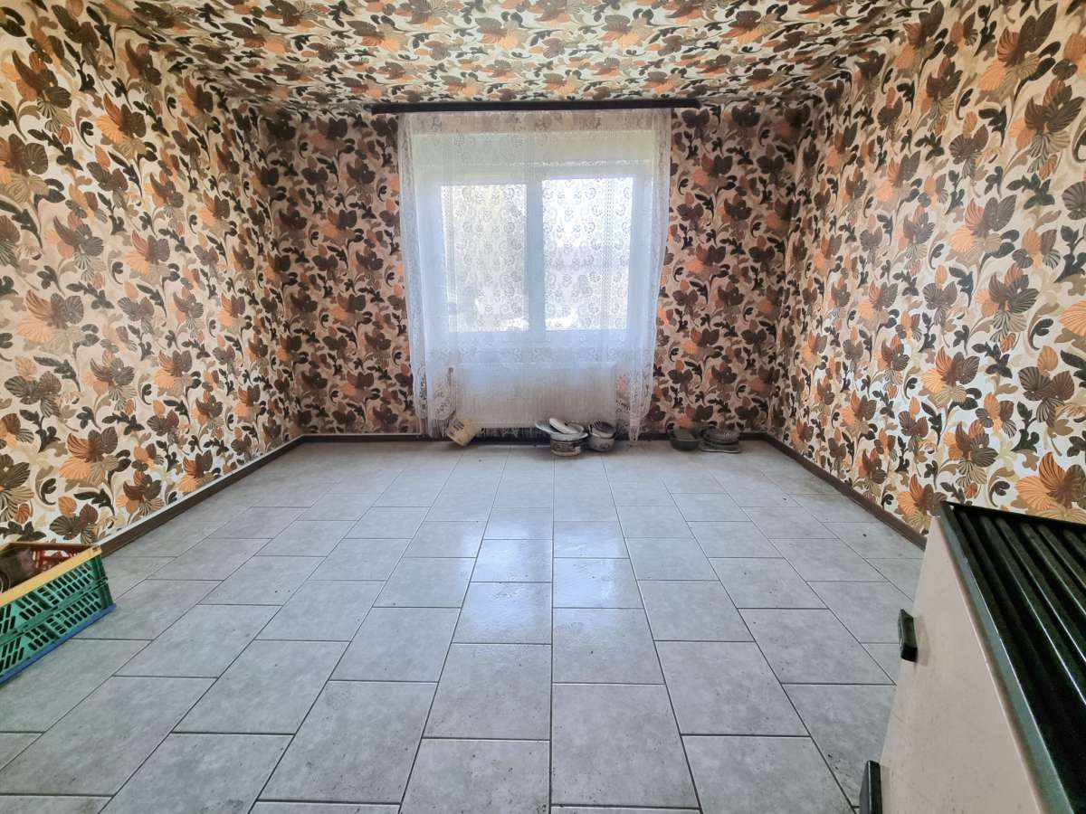 Maison mitoyenne 180 m2 avec grange et jardin   Terrain 714 m