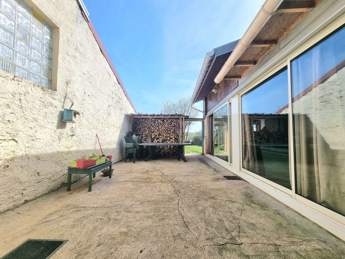 Maison 275 m2 Beaux volumes Domjevin