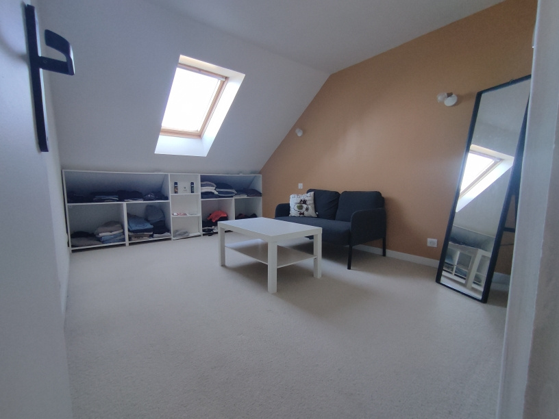Maison 4 ch. double garage & piscine chauffée