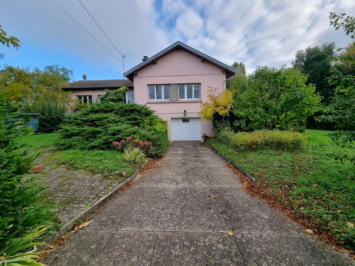 Maison familiale 4 chambres sur terrain de 1600 m2