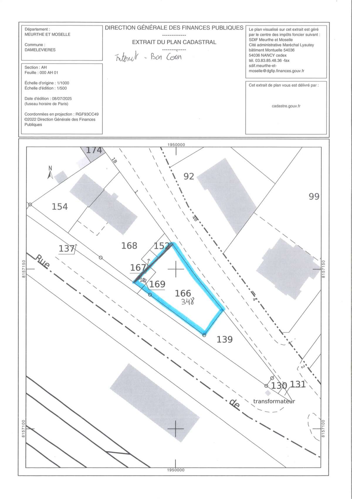 Terrain constructible clos et plat