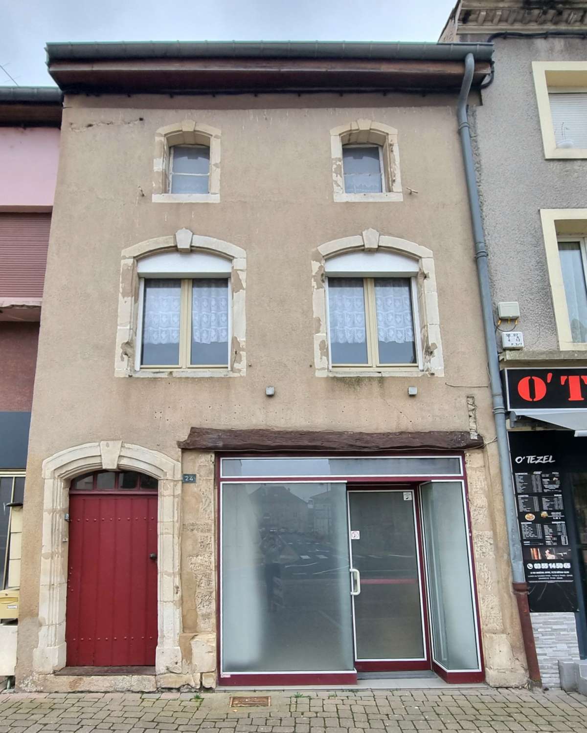 Maison 100 m2 avec local commercial & appartement