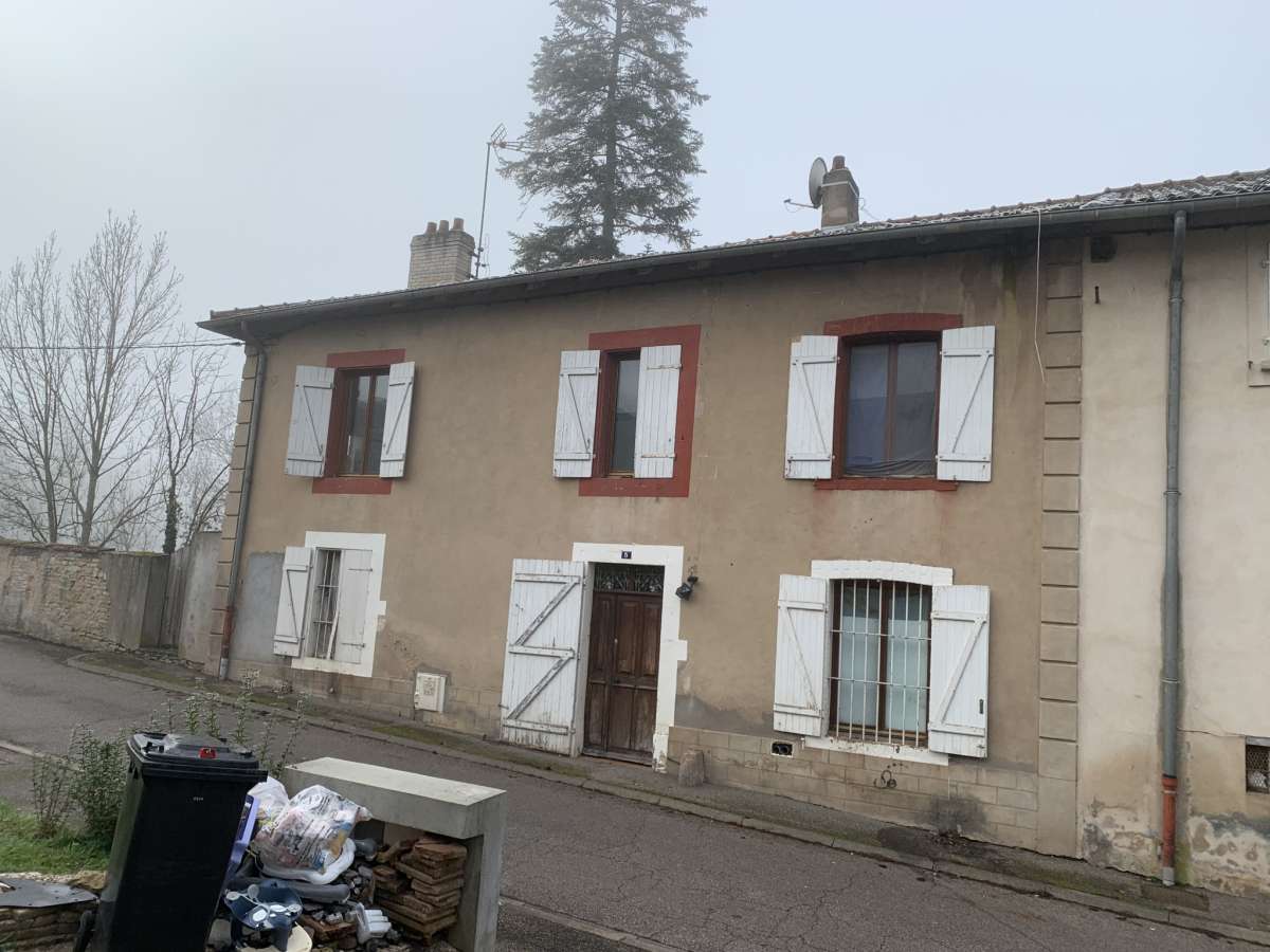 Ensemble immobilier sur plus de 2,5 hectares
