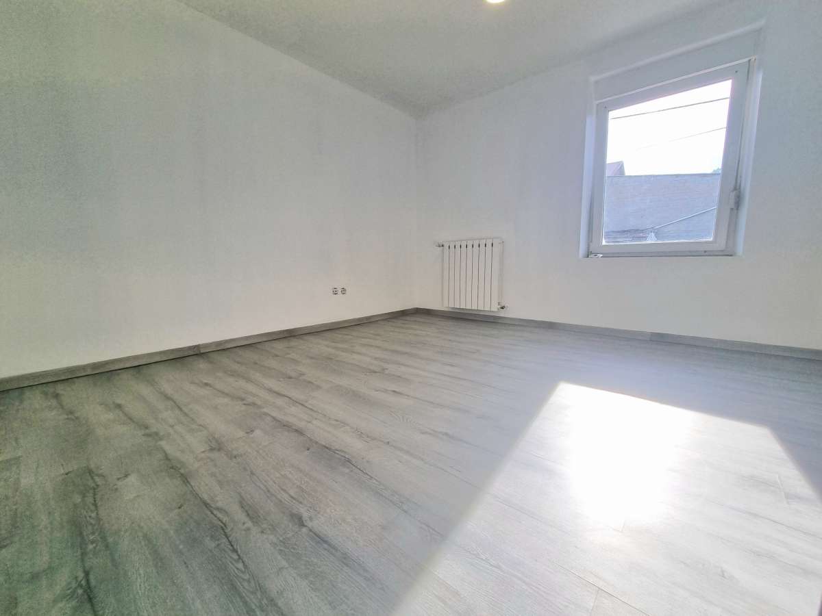 Maison 160 m2 avec dépendance, piscine et jardin - à la campagne